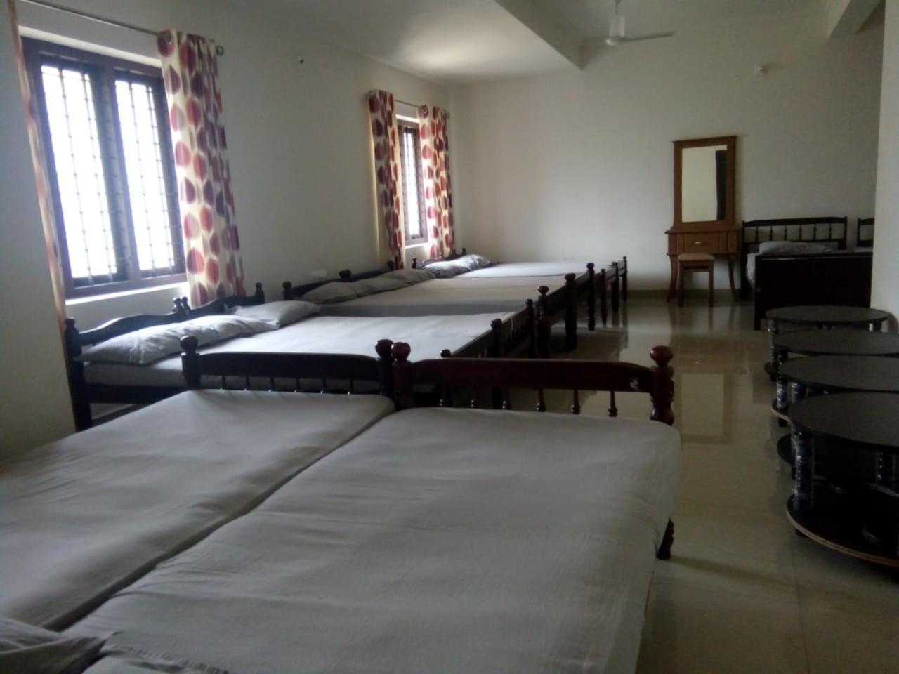Sathya Inn Guruvayur Luaran gambar